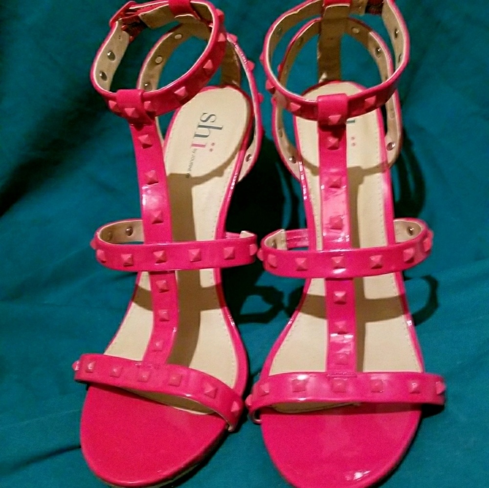 (NEW) Red 'Shi' by Journey's heels-(size 8½)